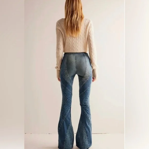 Free People We The Free Mermaid Mid-Rise Flare Jean in the Low Tide wash - Picture 2 of 8